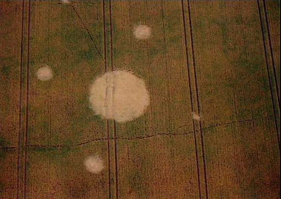 Silbury Hill, Wiltshire crop circle, aerial photo 3