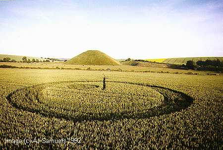silbury2.jpg (30142 bytes)