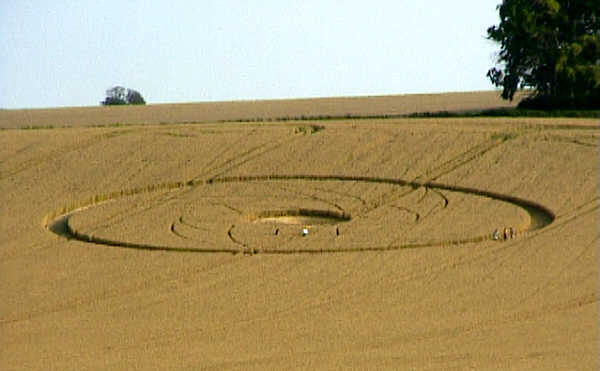 Broadbury Banks (2), Wiltshire crop circle, aerial photo 4