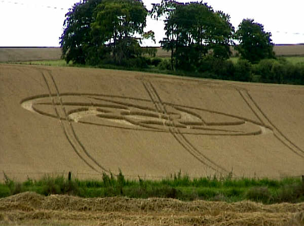 Broadbury Banks (2), Wiltshire crop circle, aerial photo 5
