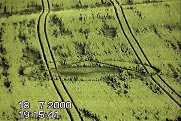 Deacon Hill (1), Hertfordshire crop circle, aerial photo 2