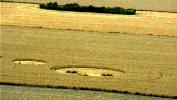 Pewsey White Horse, Wiltshire crop circle, aerial photo 4