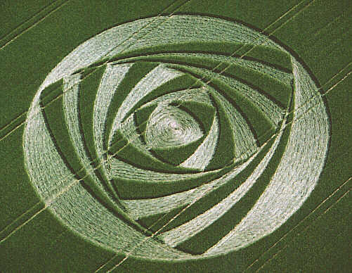 Avebury Manor, Wiltshire crop circle, aerial photo 4