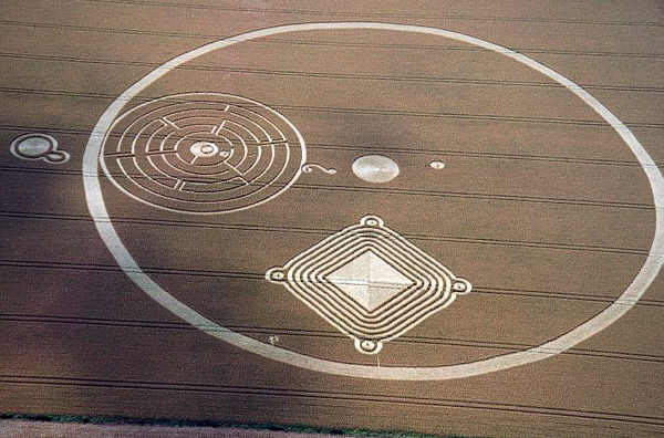 Gog Magog Hills, Cambridgeshire crop circle, aerial photo 2