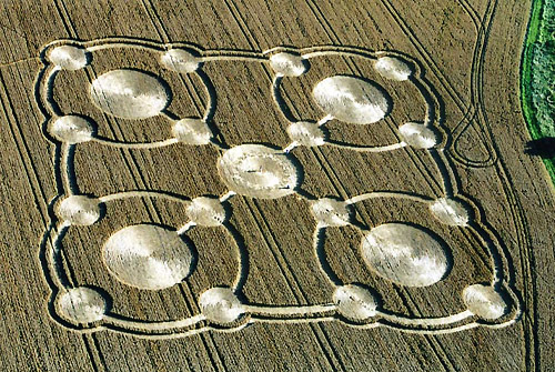 Avebury Manor, Wiltshire crop circle, aerial photo 18