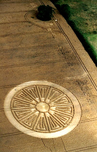 Avebury Henge, Wiltshire crop circle, aerial photo 38