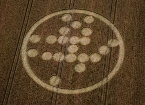 Avebury Manor, Wiltshire crop circle, aerial photo 32
