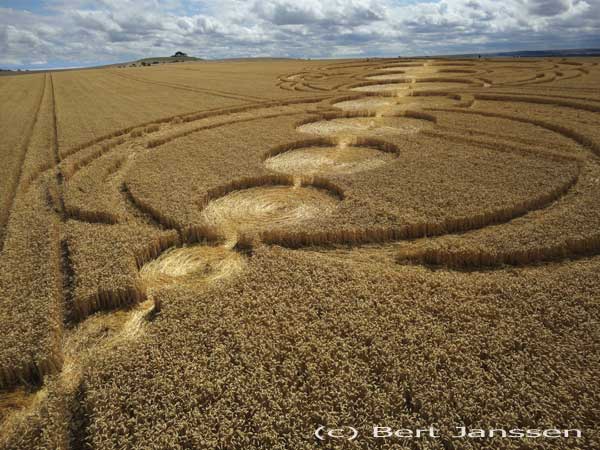 East Field, Wiltshire crop circle, aerial photo 85