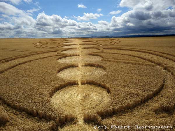 East Field, Wiltshire crop circle, aerial photo 90