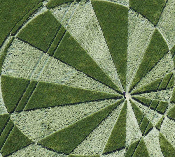 Liddington Castle, Wiltshire crop circle, aerial photo 9