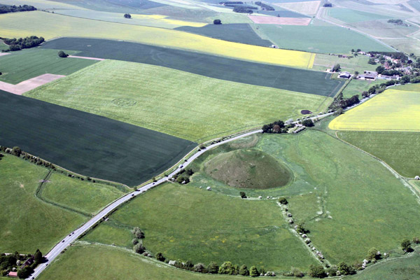 Silbury Hill, Wiltshire crop circle, aerial photo 2