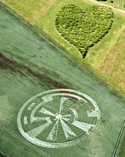 Vale of Pewsey, Wiltshire crop circle, aerial photo 3