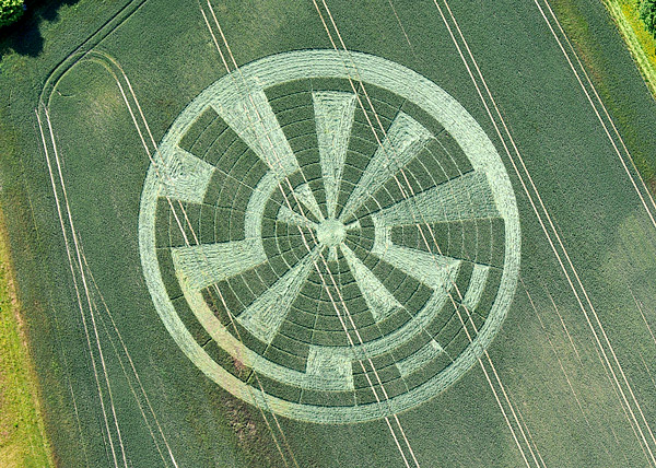 Vale of Pewsey, Wiltshire crop circle, aerial photo 4