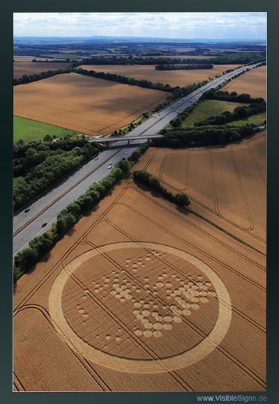 Wickham Green (North of M4), Berkshire crop circle, aerial photo 8