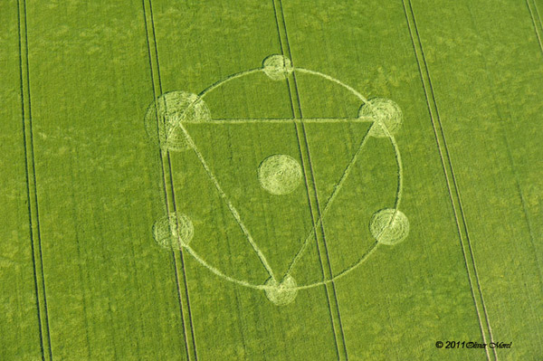Burderop Down, Wiltshire crop circle, aerial photo 20