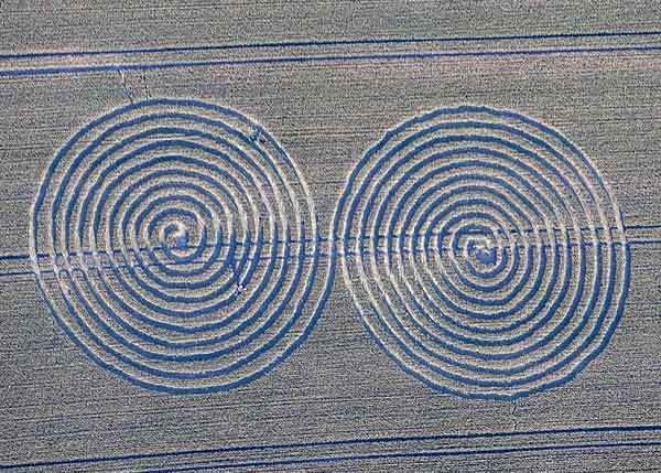 Chaddenwick Hill, Wiltshire crop circle, aerial photo 3