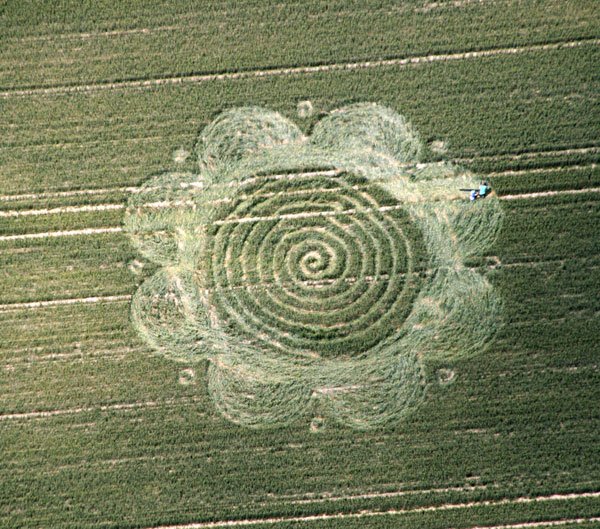 Charlbury Hill, Wiltshire crop circle, aerial photo 9