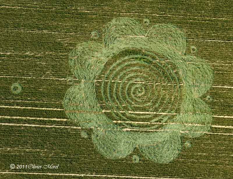 Charlbury Hill, Wiltshire crop circle, aerial photo 4