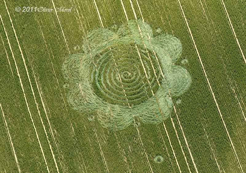 Charlbury Hill, Wiltshire crop circle, aerial photo 5