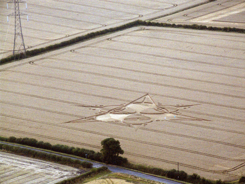 Bridge Inn, Wiltshire crop circle, aerial photo 10