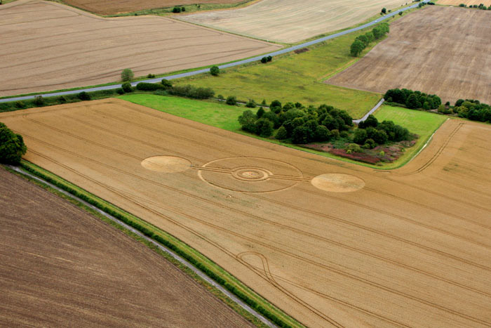 Cooks Plantation, Wiltshire crop circle, aerial photo 10