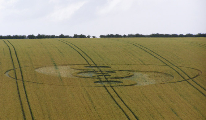 Dovendale Longbarrow, Lincolnshire crop circle, aerial photo 3