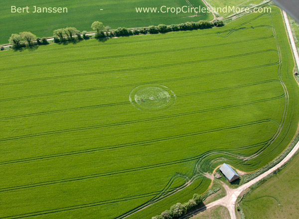 East Kennett, Wiltshire crop circle, aerial photo 12