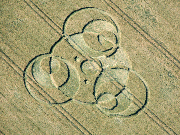 Kingstone Coombes, Oxfordshire crop circle, aerial photo 18