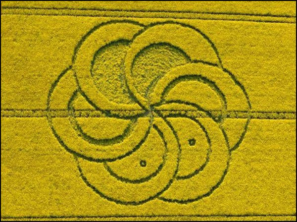 Silbury Hill, Wiltshire crop circle, aerial photo 6