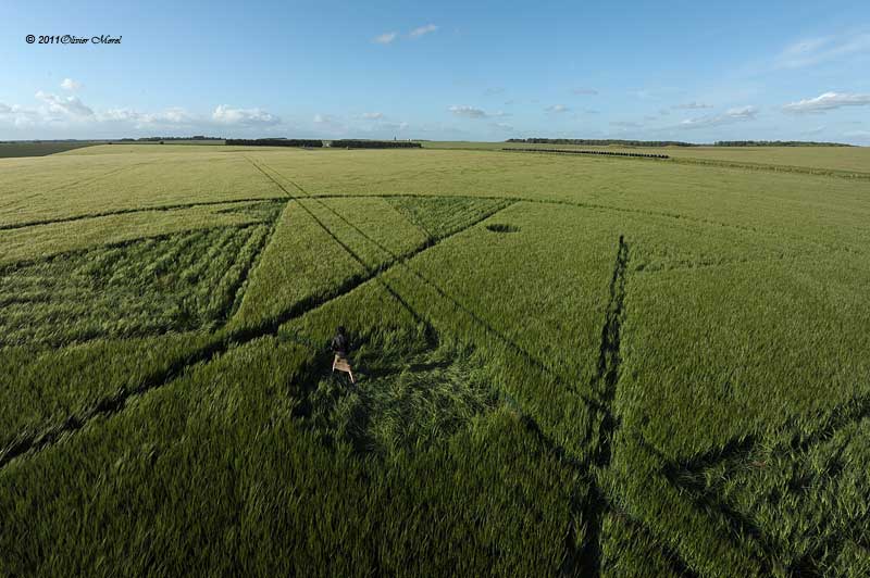 Stonehenge (1), Wiltshire crop circle, aerial photo 29