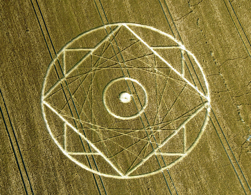 Bishops Cannings Down, Wiltshire crop circle, aerial photo 13