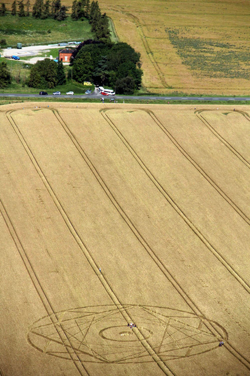 Bishops Cannings Down, Wiltshire crop circle, aerial photo 8