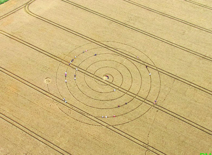 Chalk Pit, Wiltshire crop circle, aerial photo 9
