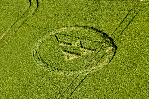 Huish Hill, Wiltshire crop circle, aerial photo 5