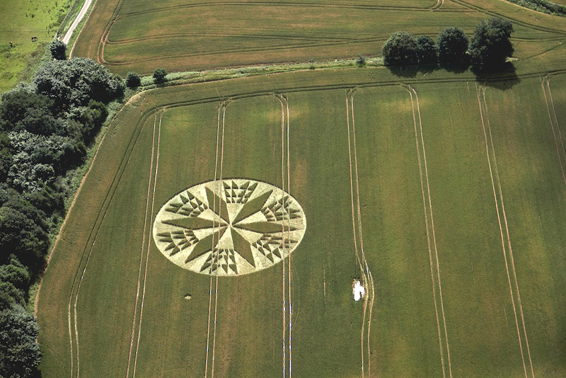 Burrow Hill Fort, Warwickshire crop circle, aerial photo 5