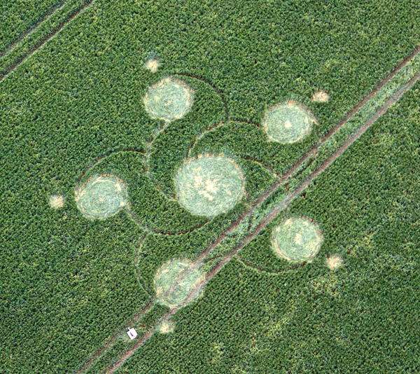 Silbury Hill, Wiltshire crop circle, aerial photo 2