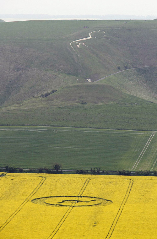 Uffington White Horse, Oxfordshire crop circle, aerial photo 38