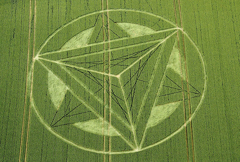 Wanborough Plain, Wiltshire crop circle, aerial photo 2