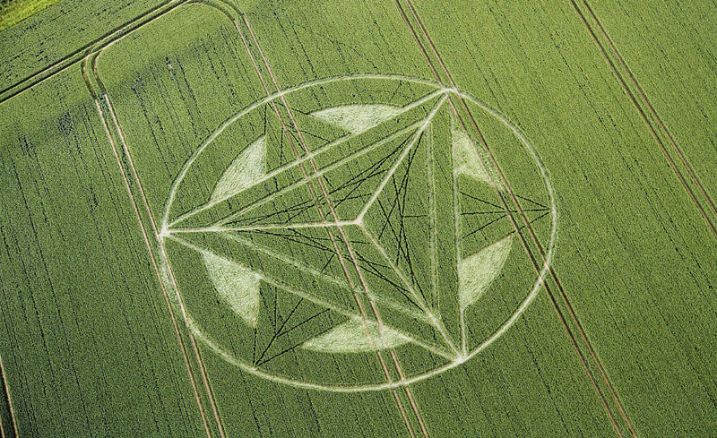 Wanborough Plain, Wiltshire crop circle, aerial photo 4
