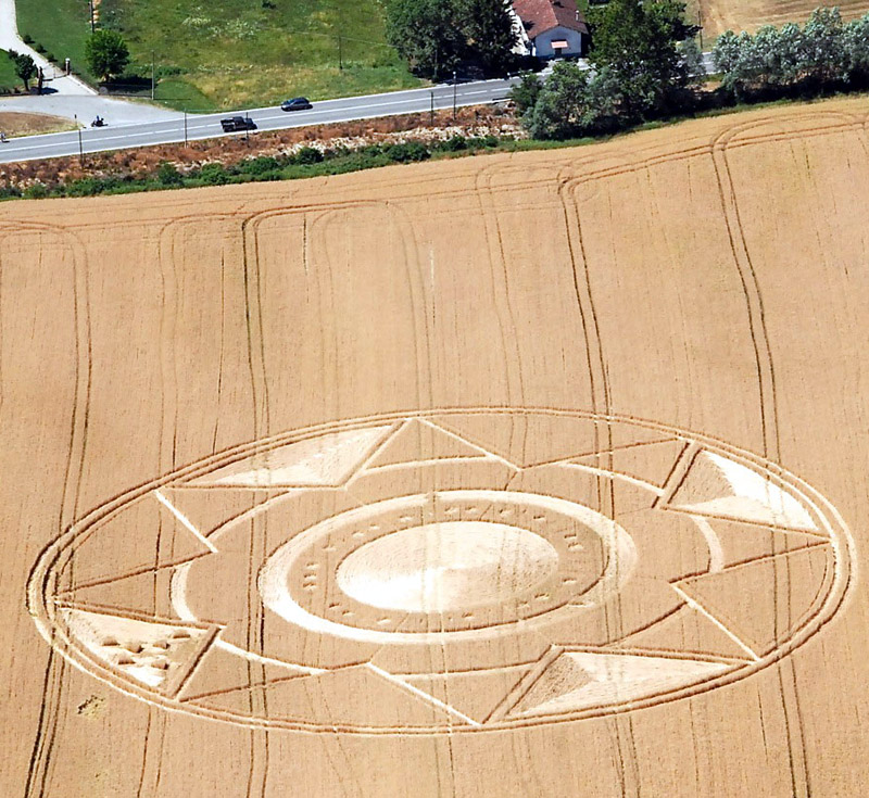 Cavallo Grigio, Italy crop circle, aerial photo 3