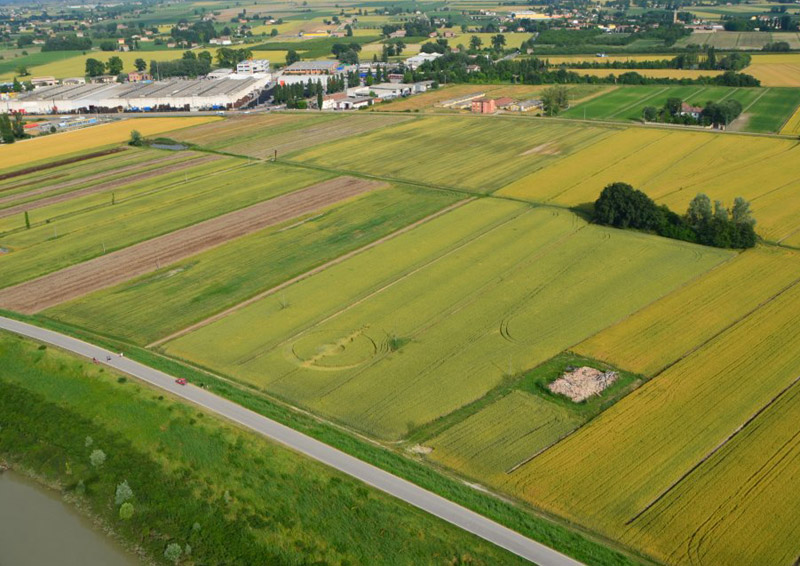 Finale Emilia (Modena), Italy crop circle, aerial photo 3