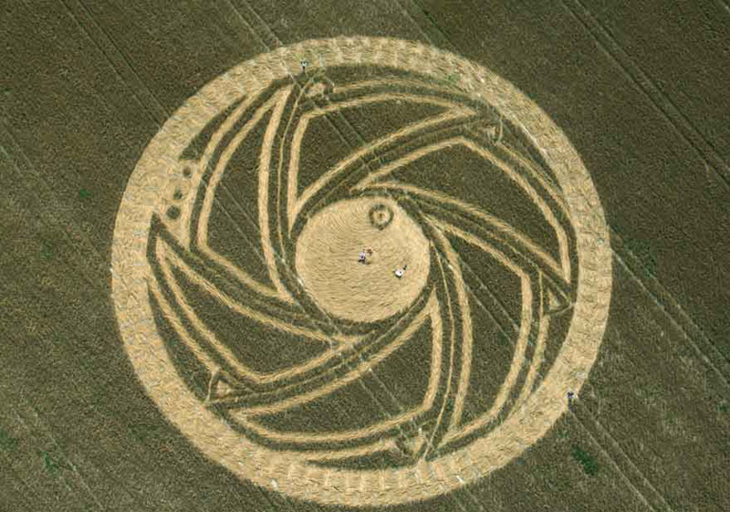 Etchilhampton Hill, Wiltshire crop circle, aerial photo 9