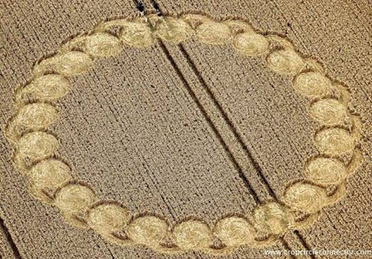 Chute Causeway, Wiltshire crop circle, aerial photo 32