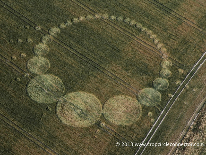 Giant's Grave, Wiltshire crop circle, aerial photo 2