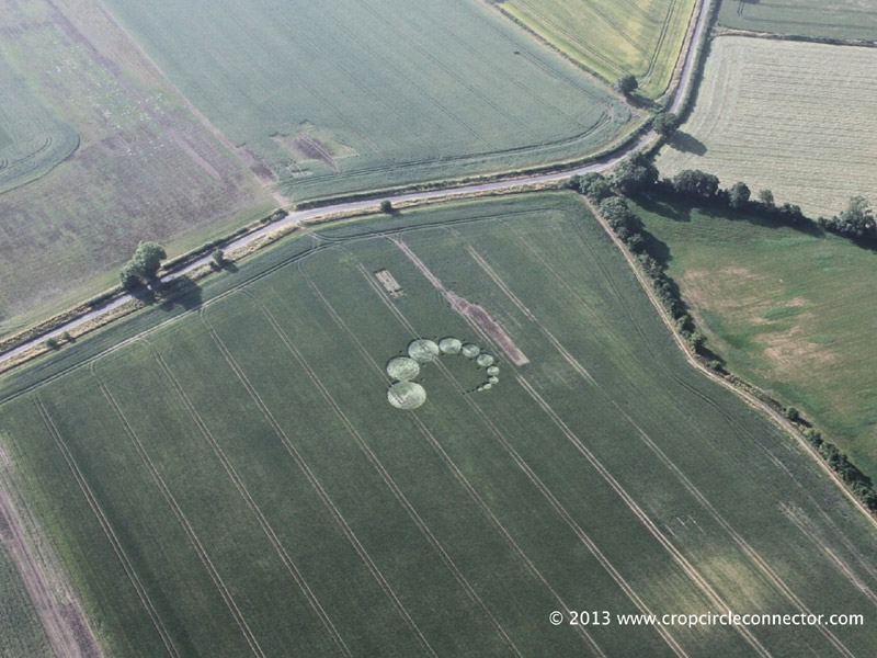 Hilcott, Wiltshire crop circle, aerial photo 3