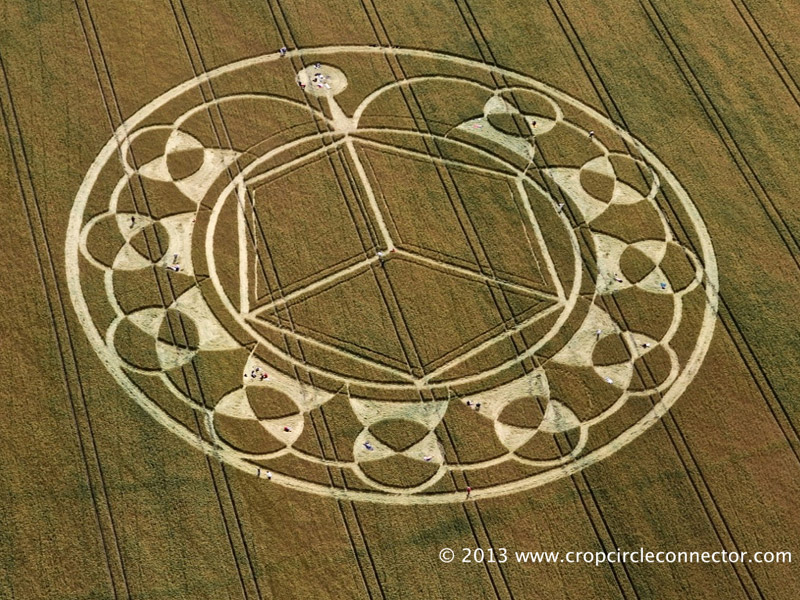 Monument Hill, Wiltshire crop circle, aerial photo 4