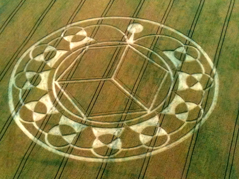 Monument Hill, Wiltshire crop circle, aerial photo 6