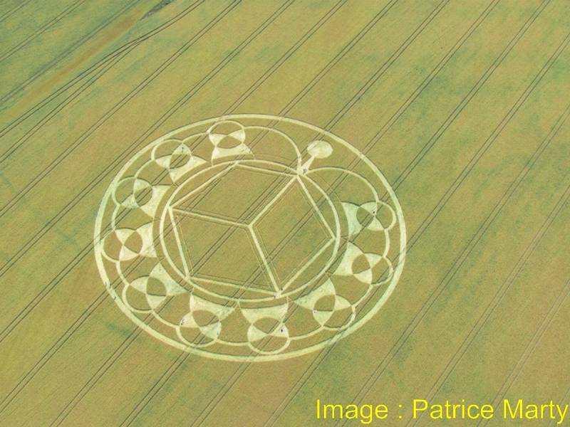Monument Hill, Wiltshire crop circle, aerial photo 9