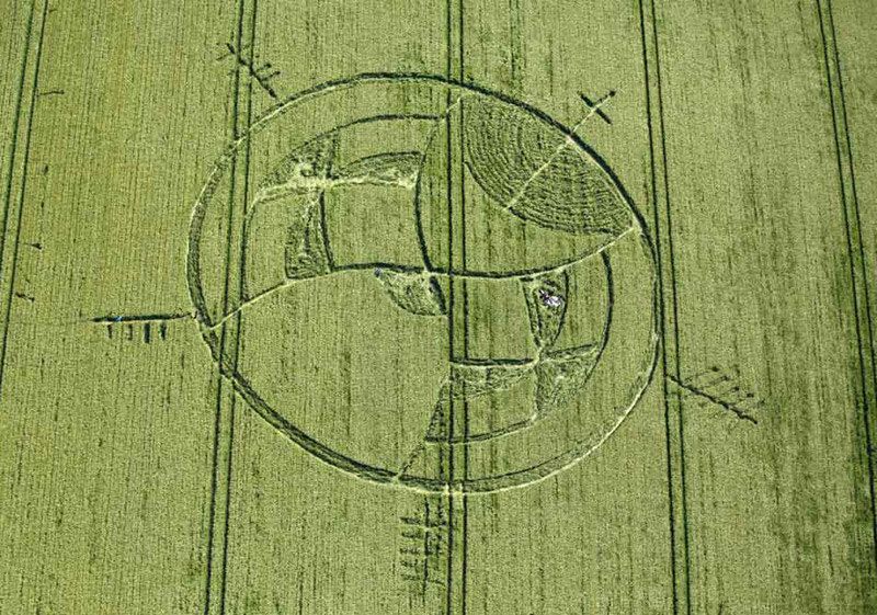 Silbury Hill, Wiltshire crop circle, aerial photo 4