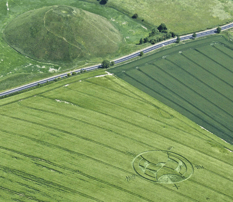Silbury Hill, Wiltshire crop circle, aerial photo 2